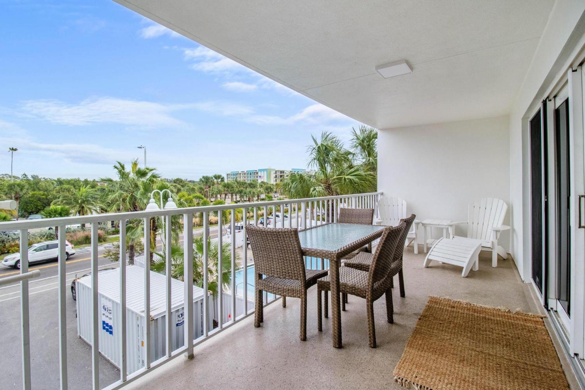 Beach Oasis - No Storm Damage & Guest Ready! Come Enjoy The Heated Pool & Relax At The Beach! Clearwater Beach Ngoại thất bức ảnh